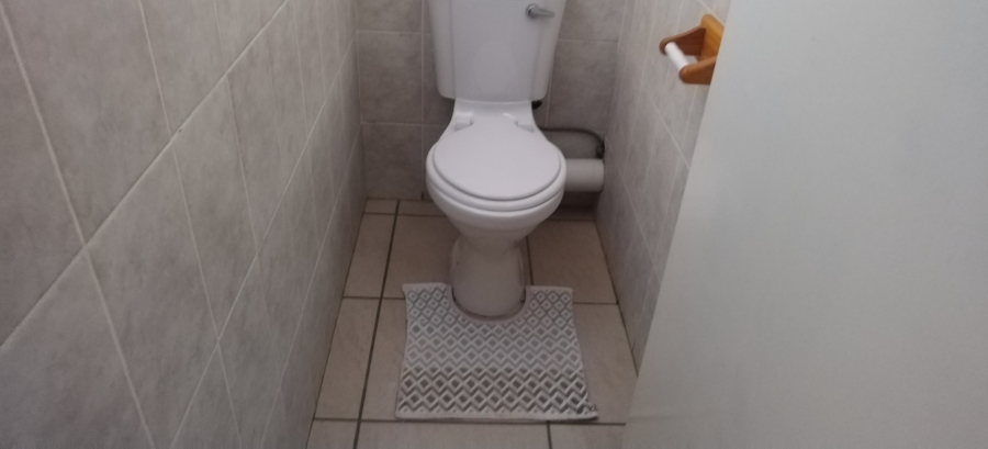 5 Bedroom Property for Sale in Pellissier Free State